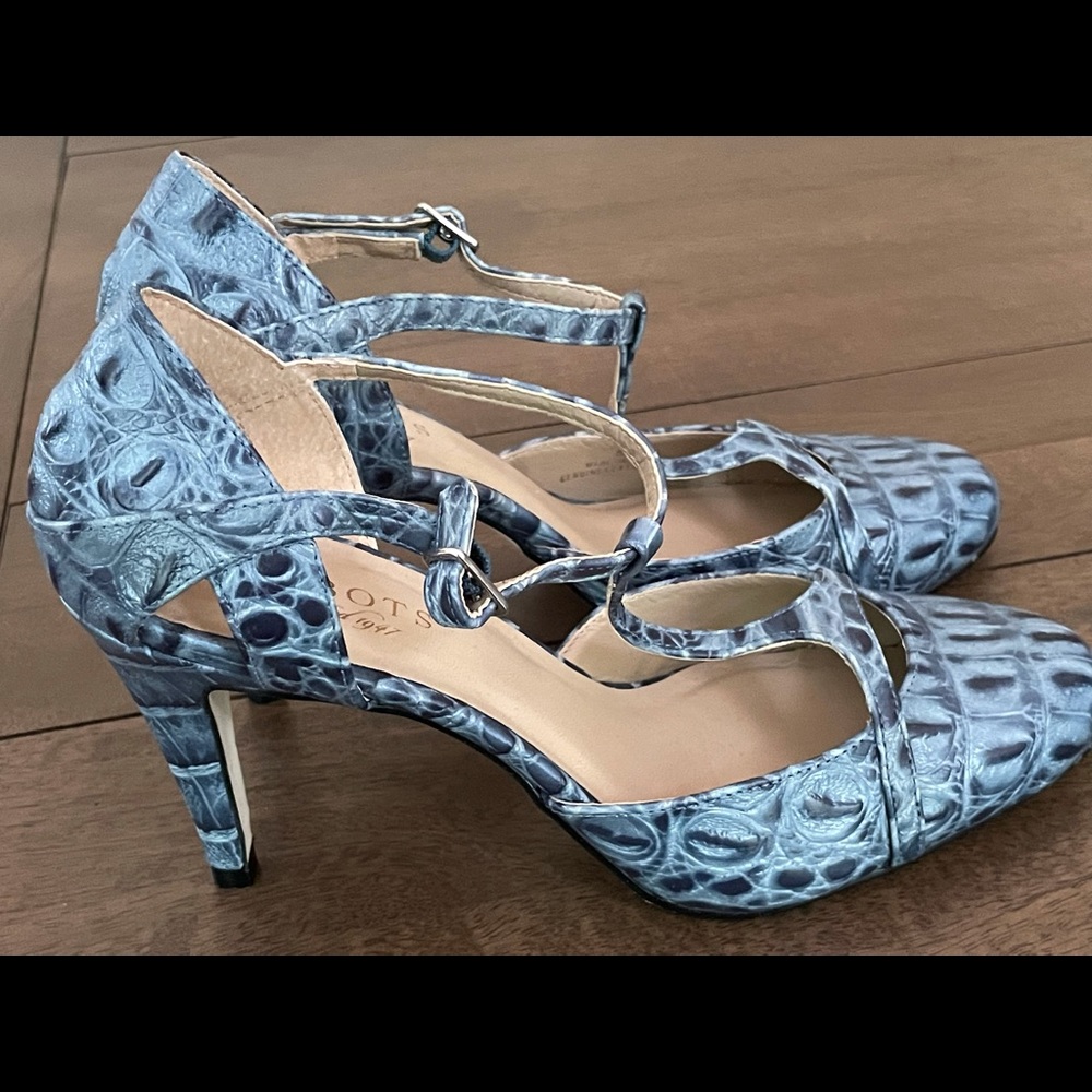 Talbots T-strap Crocodile Leather Heel